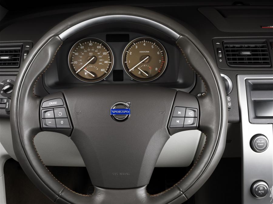  Volvo C30 Design Concept 2006 года  (фото 2 из 22)
